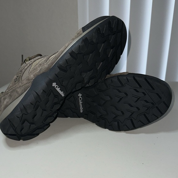 COLUMBIA NEW, size 12, very comfy, last one! - Picture 6 of 7